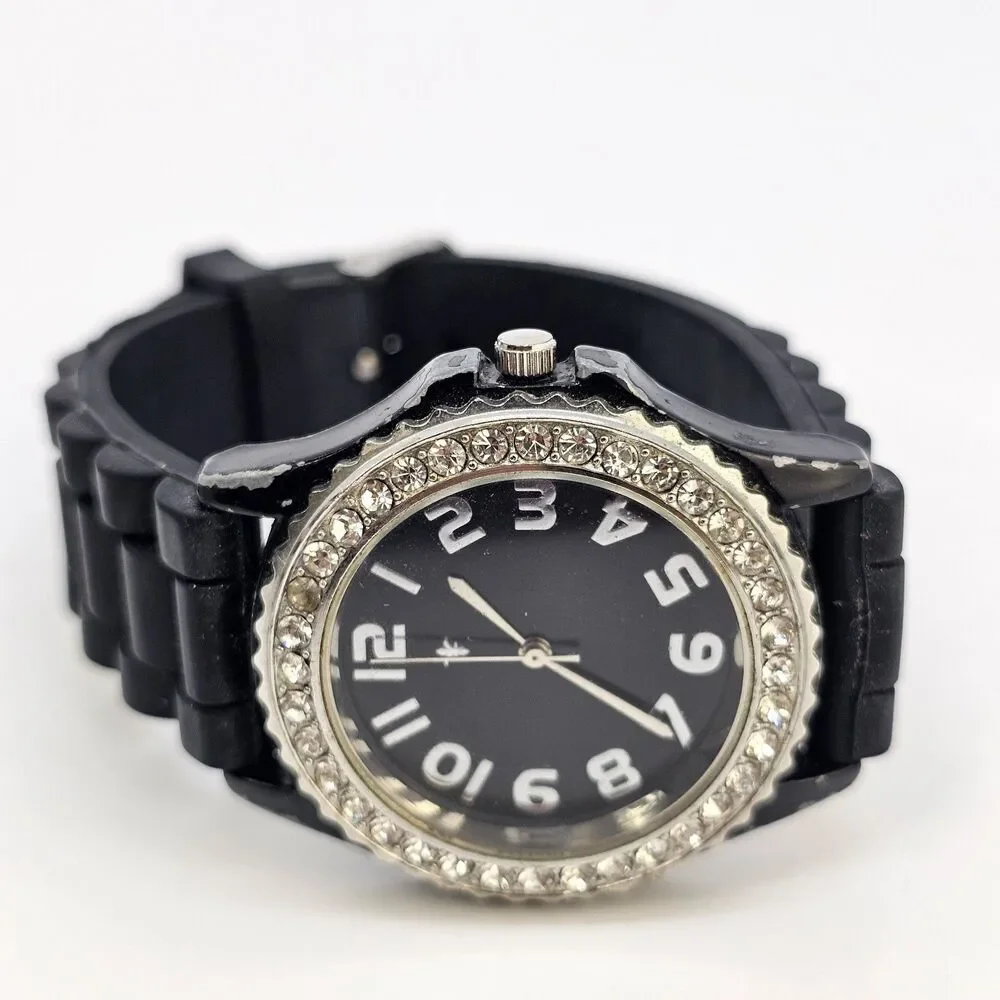 2X Women's Watch 38MM Black White Dial Black White‎ Plastic Bands New Battery